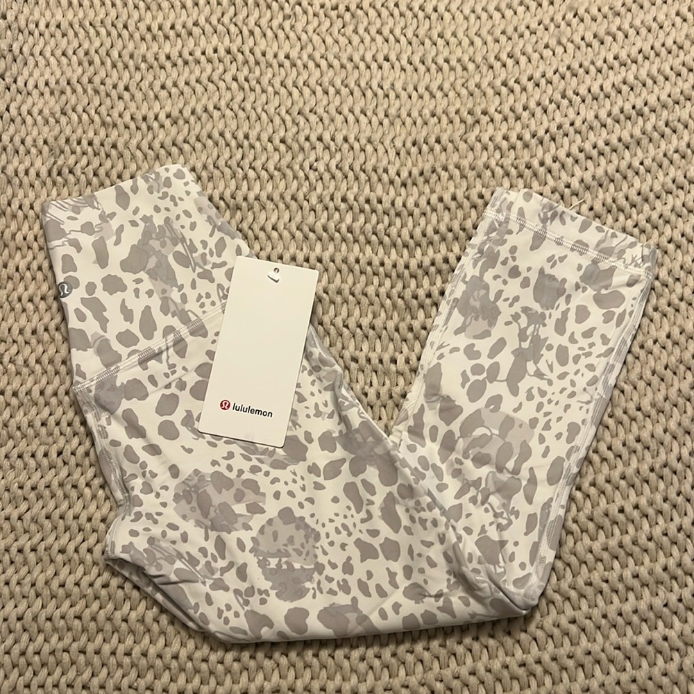 Lululemon Align HR Crop 21” - size 2, NWT!